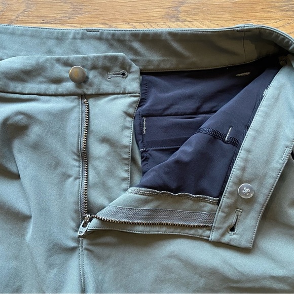 Lululemon mens green shorts EUC size 30 - Picture 7 of 11